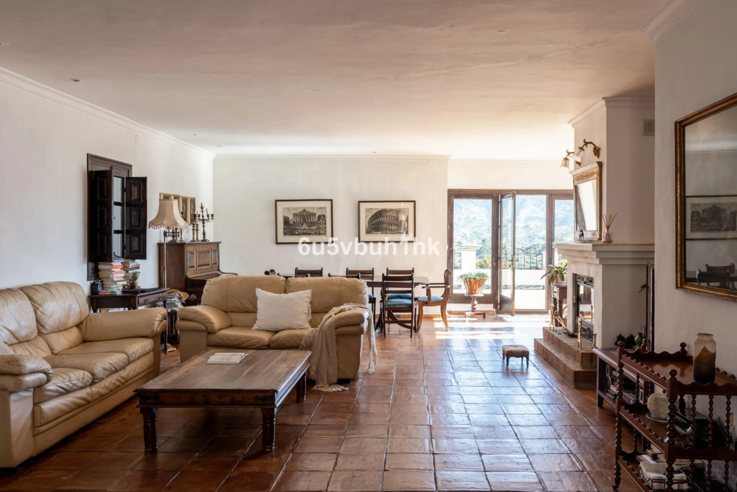 This beautiful and spacious property is located in a tranquil setting, perfect for those seeking a peaceful and relaxing environment, in between the villages of Torrox and Frigiliana, just 25 minutes away from the beach.