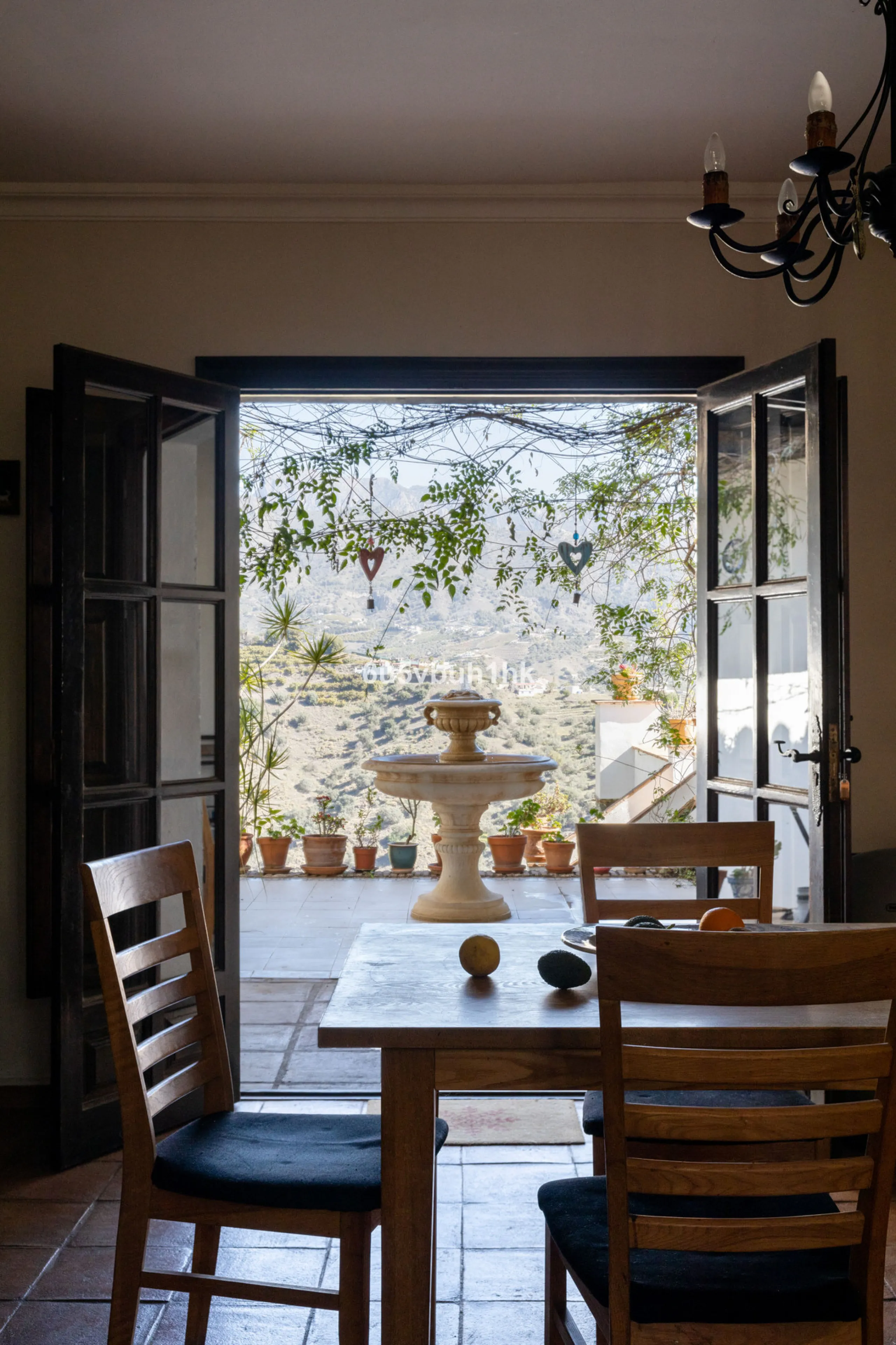 This beautiful and spacious property is located in a tranquil setting, perfect for those seeking a peaceful and relaxing environment, in between the villages of Torrox and Frigiliana, just 25 minutes away from the beach.