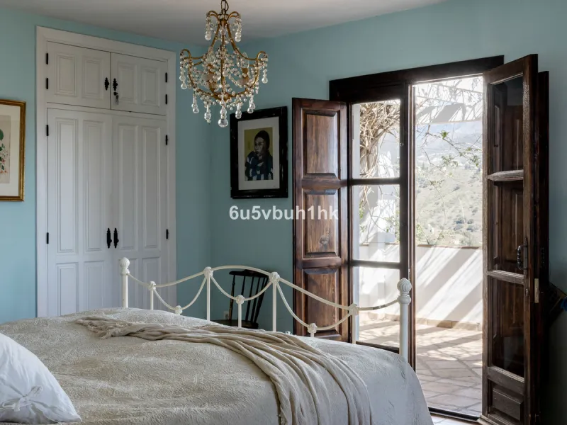 This beautiful and spacious property is located in a tranquil setting, perfect for those seeking a peaceful and relaxing environment, in between the villages of Torrox and Frigiliana, just 25 minutes away from the beach.