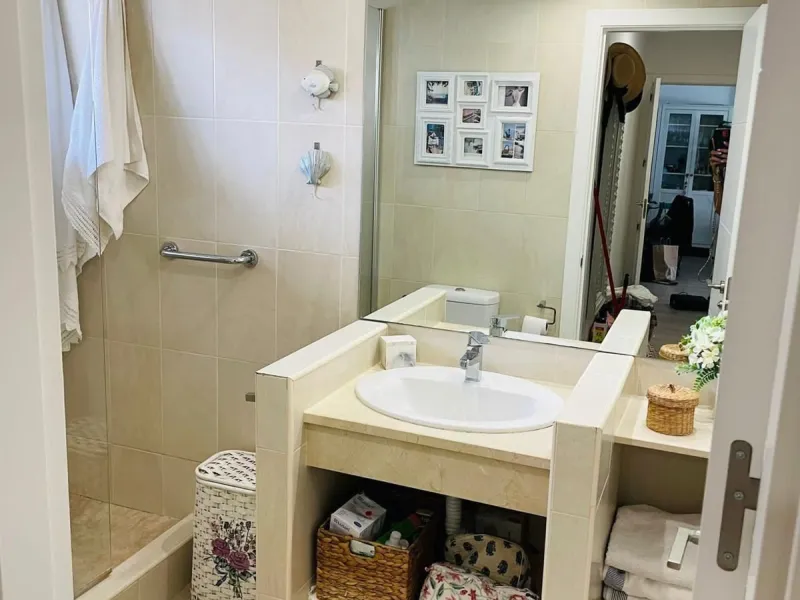 Apartment - Middle Floor Apartment в продаже в Fuengirola, Málaga. В доме 2 спален и 1 ванных комнат. Площадь дома 82 м²