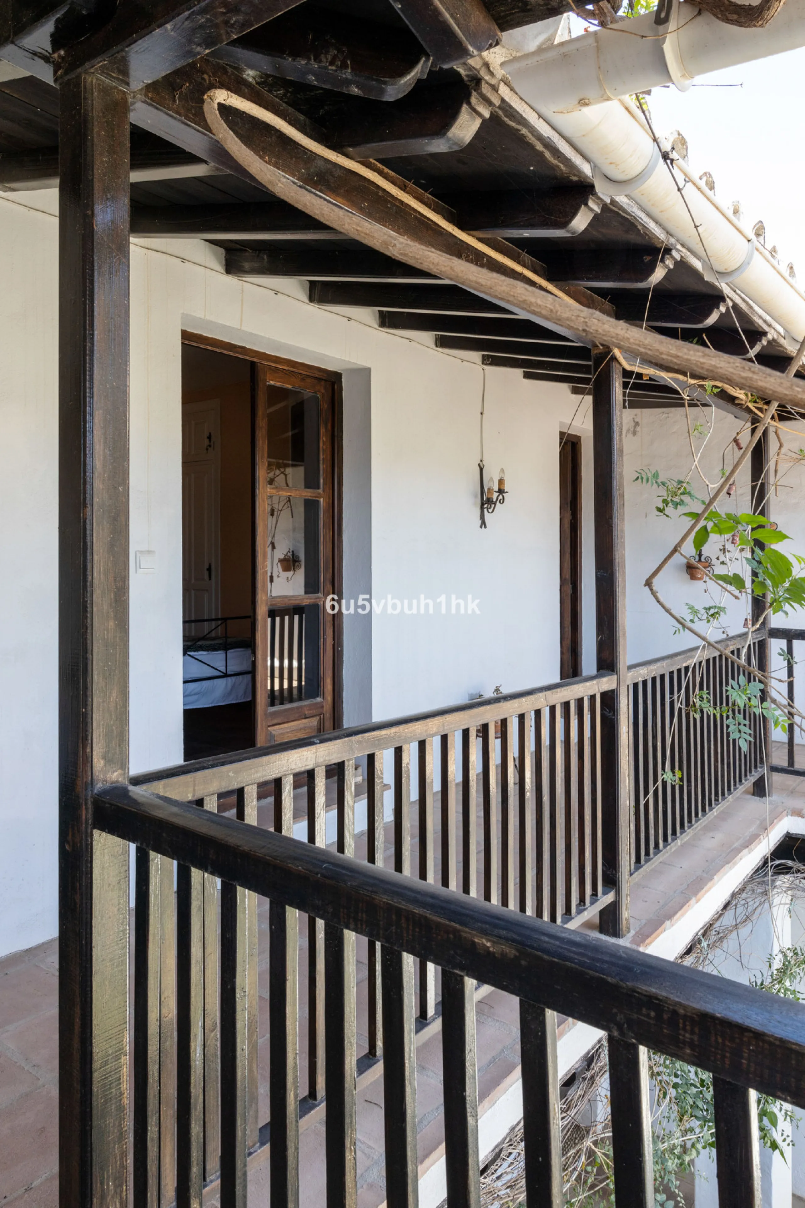 This beautiful and spacious property is located in a tranquil setting, perfect for those seeking a peaceful and relaxing environment, in between the villages of Torrox and Frigiliana, just 25 minutes away from the beach.