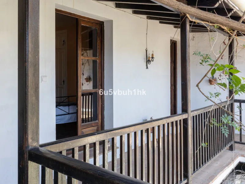 This beautiful and spacious property is located in a tranquil setting, perfect for those seeking a peaceful and relaxing environment, in between the villages of Torrox and Frigiliana, just 25 minutes away from the beach.