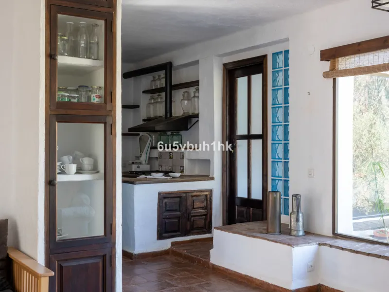 This beautiful and spacious property is located in a tranquil setting, perfect for those seeking a peaceful and relaxing environment, in between the villages of Torrox and Frigiliana, just 25 minutes away from the beach.