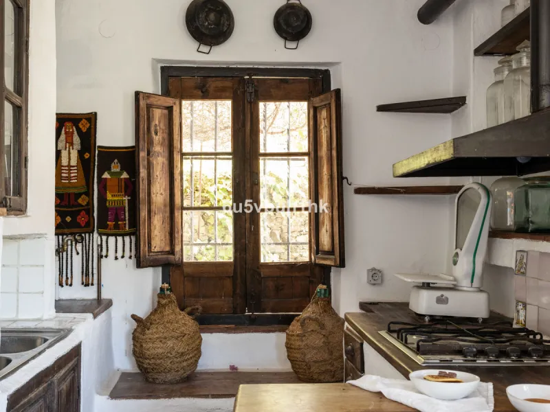This beautiful and spacious property is located in a tranquil setting, perfect for those seeking a peaceful and relaxing environment, in between the villages of Torrox and Frigiliana, just 25 minutes away from the beach.