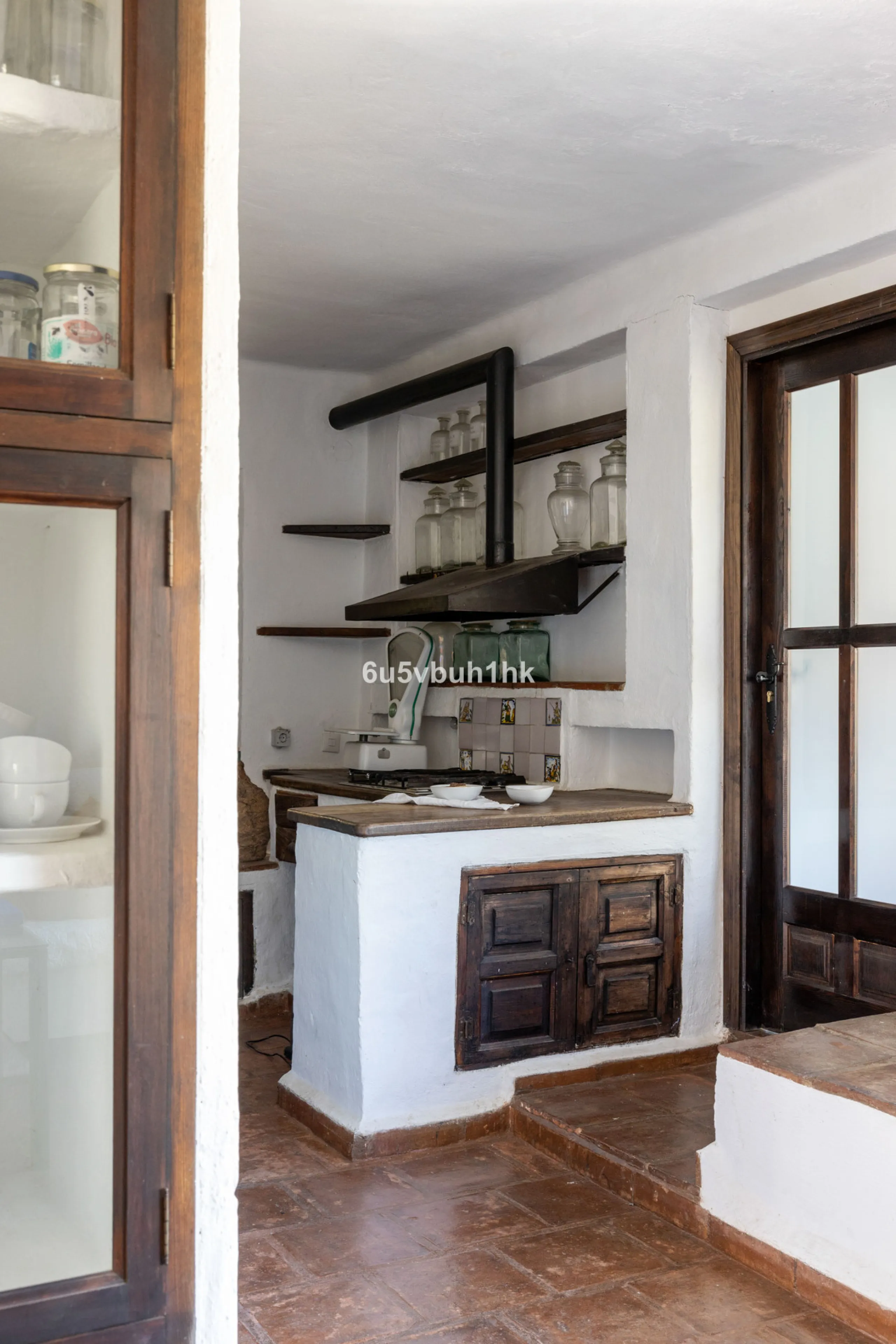 This beautiful and spacious property is located in a tranquil setting, perfect for those seeking a peaceful and relaxing environment, in between the villages of Torrox and Frigiliana, just 25 minutes away from the beach.