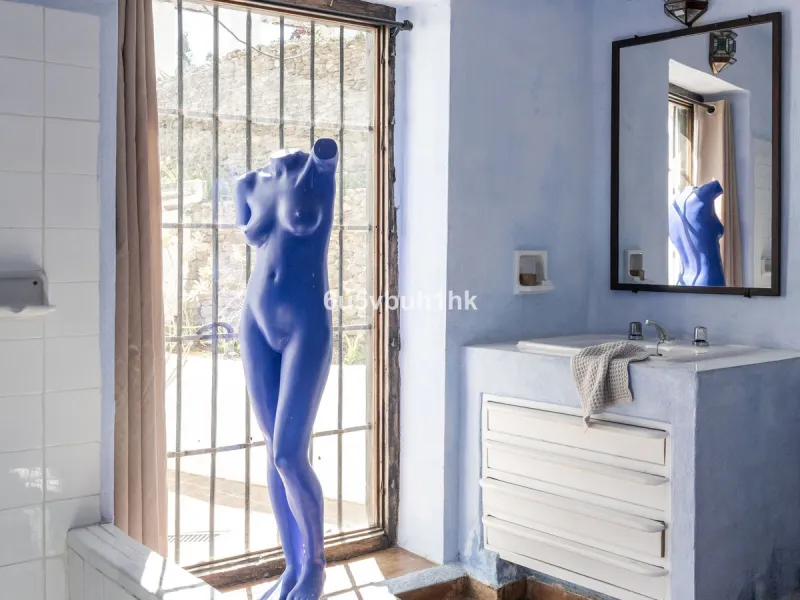 This beautiful and spacious property is located in a tranquil setting, perfect for those seeking a peaceful and relaxing environment, in between the villages of Torrox and Frigiliana, just 25 minutes away from the beach.