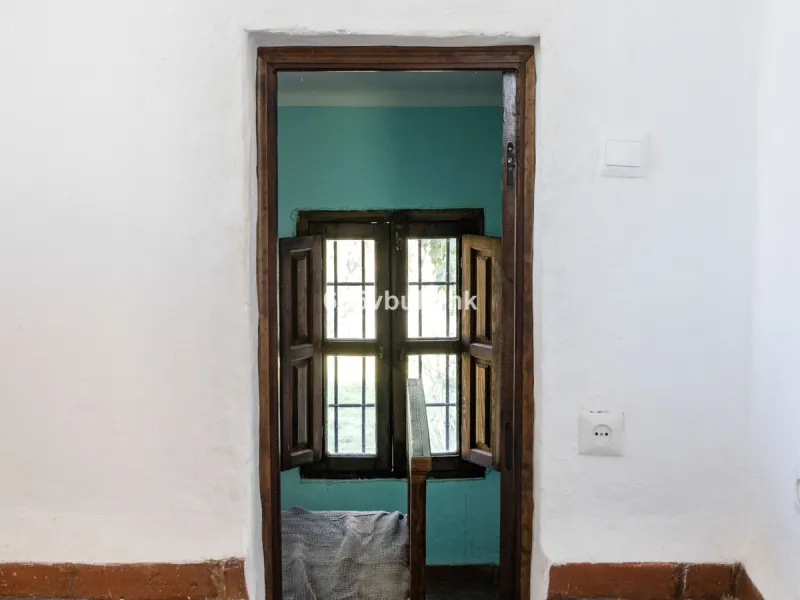 This beautiful and spacious property is located in a tranquil setting, perfect for those seeking a peaceful and relaxing environment, in between the villages of Torrox and Frigiliana, just 25 minutes away from the beach.