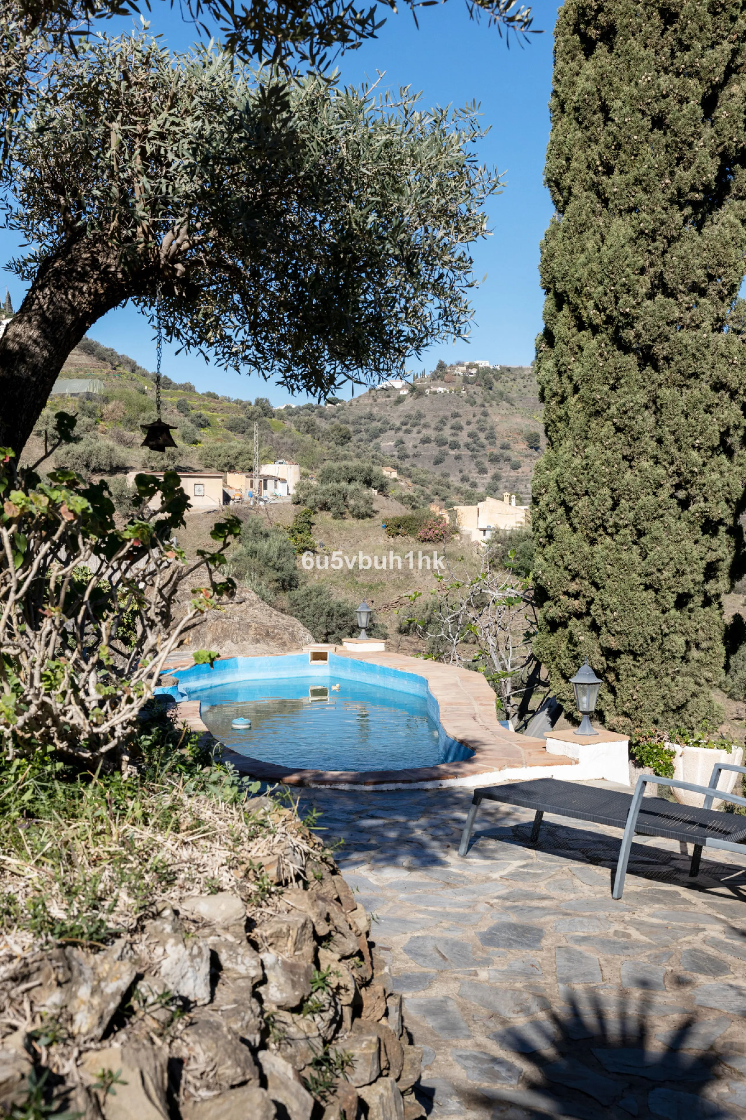 This beautiful and spacious property is located in a tranquil setting, perfect for those seeking a peaceful and relaxing environment, in between the villages of Torrox and Frigiliana, just 25 minutes away from the beach.