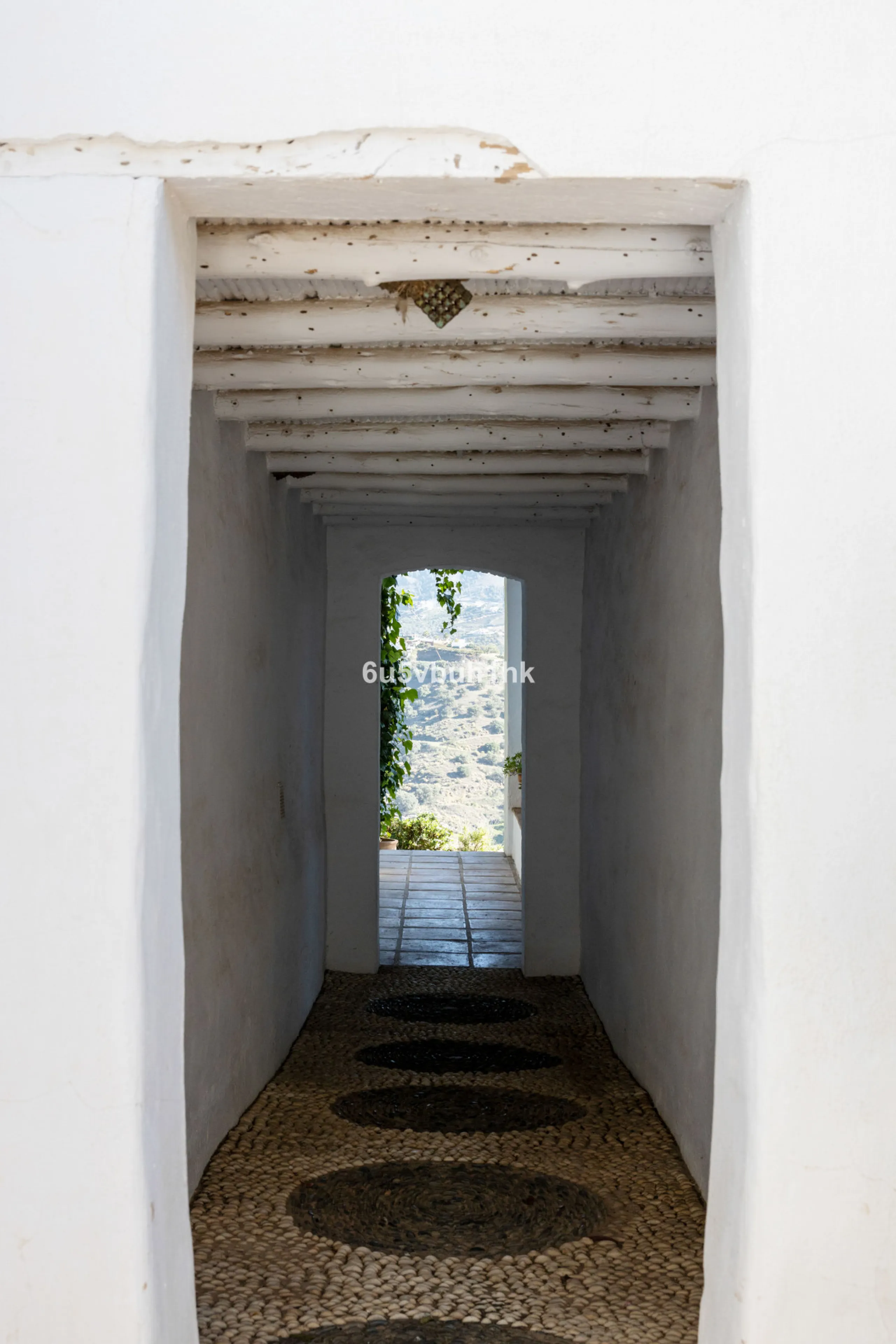 This beautiful and spacious property is located in a tranquil setting, perfect for those seeking a peaceful and relaxing environment, in between the villages of Torrox and Frigiliana, just 25 minutes away from the beach.