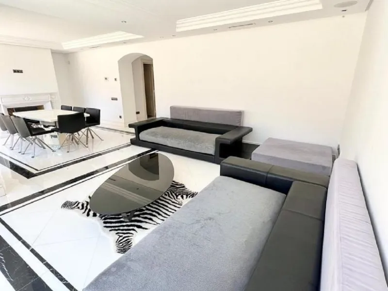 LUXURY FIRSTLINE BEACH APARTMENT IN PUERTO BANUS!