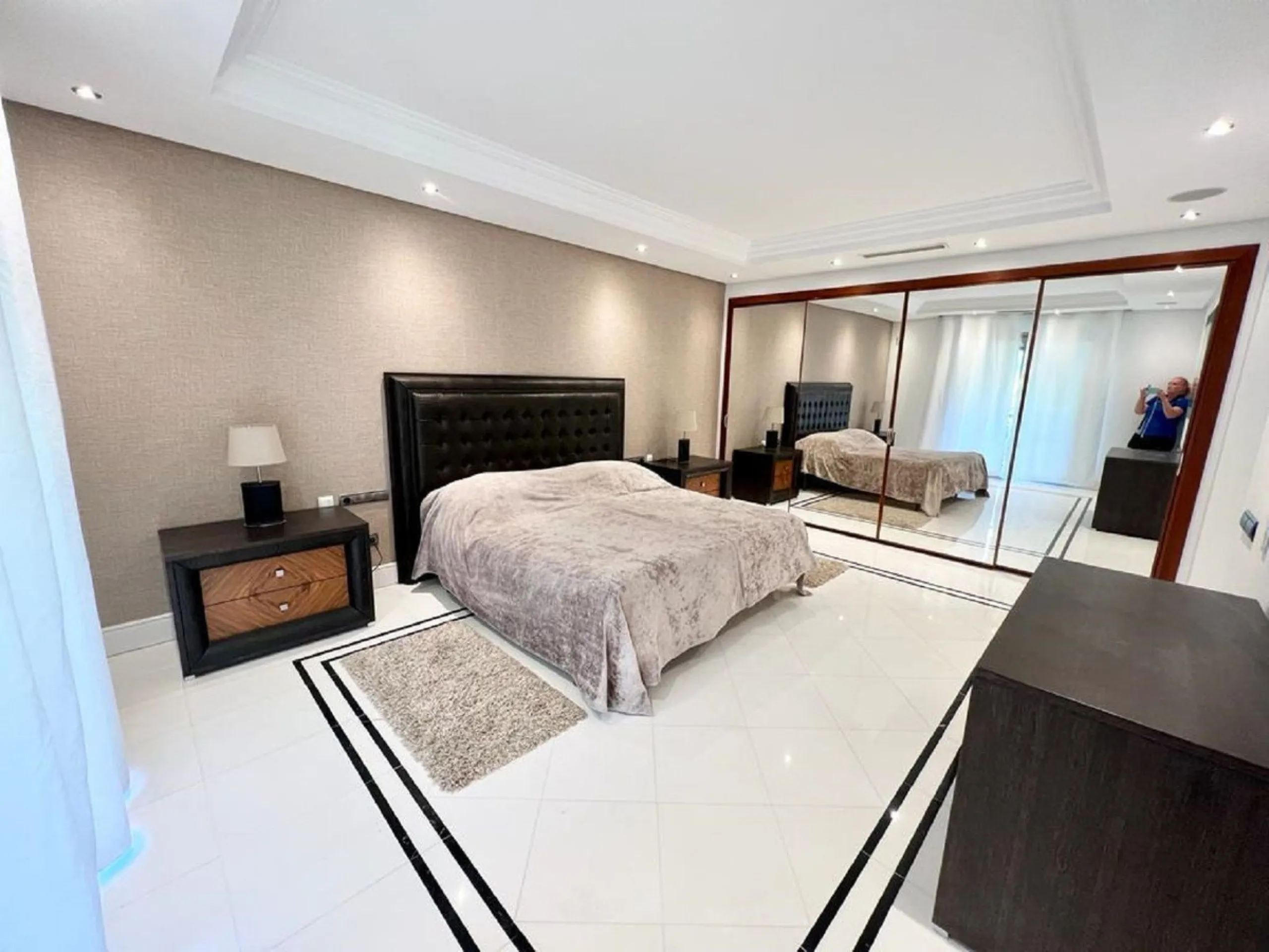 LUXURY FIRSTLINE BEACH APARTMENT IN PUERTO BANUS!