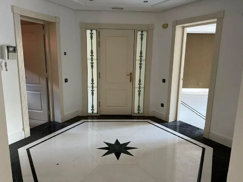 LUXURY FIRSTLINE BEACH APARTMENT IN PUERTO BANUS!