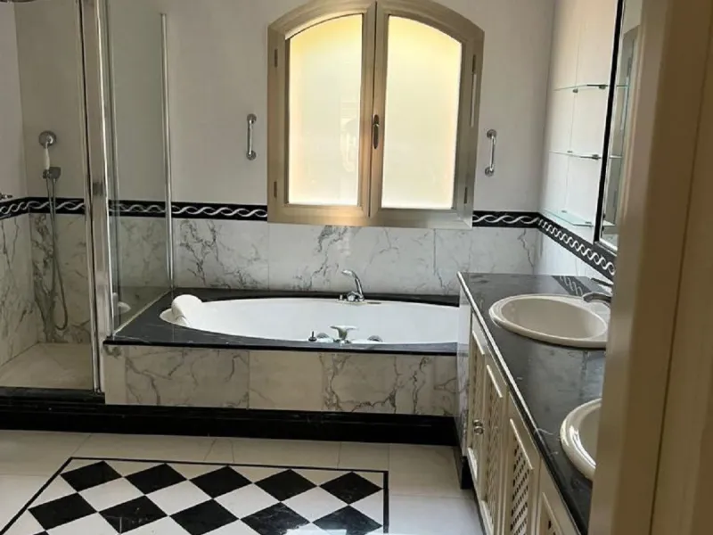 LUXURY FIRSTLINE BEACH APARTMENT IN PUERTO BANUS!