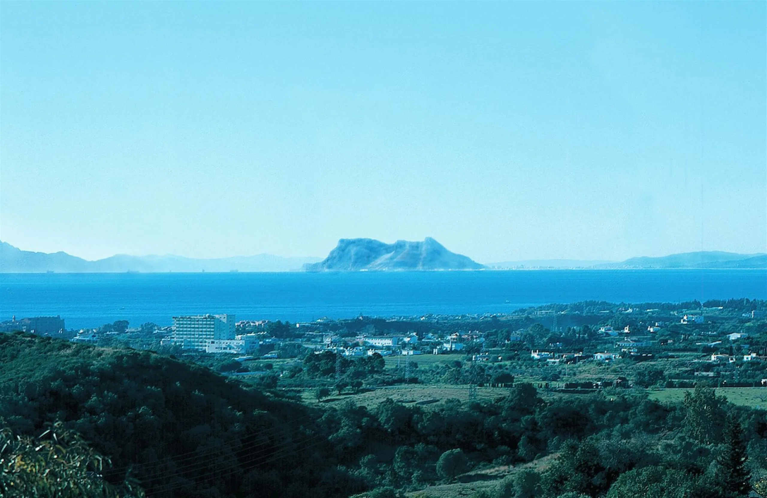 Plot - Residential Plot в продаже в Estepona, Málaga. Площадь дома 600 м². Площадь участка 4124 м²