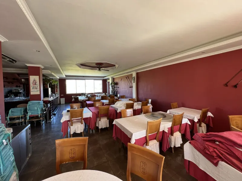 Commercial premises for sale - high visibility location in commercial centre located close to El Paraiso / Benavista / Bel Air / Cancelada.