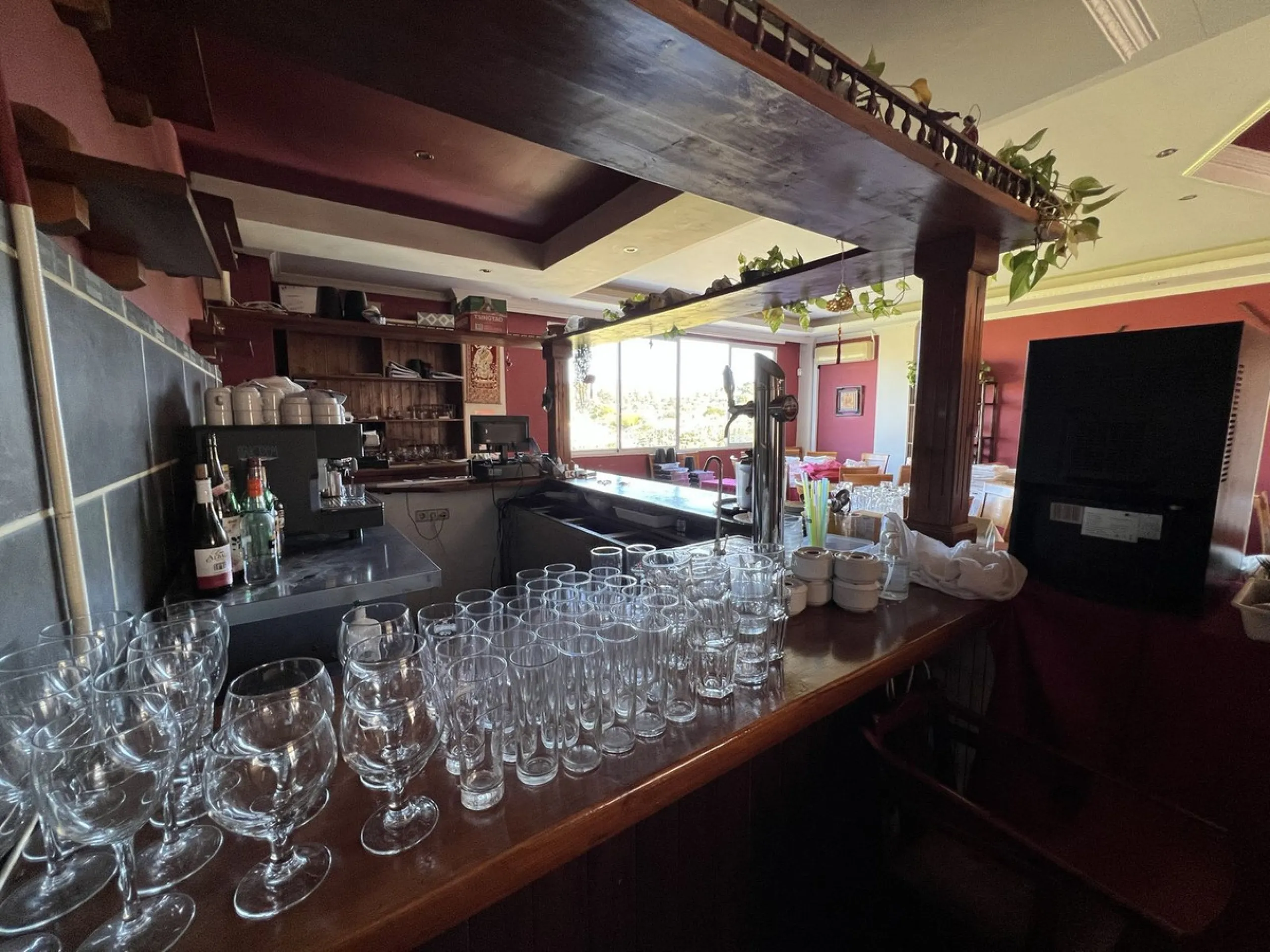 Commercial premises for sale - high visibility location in commercial centre located close to El Paraiso / Benavista / Bel Air / Cancelada.