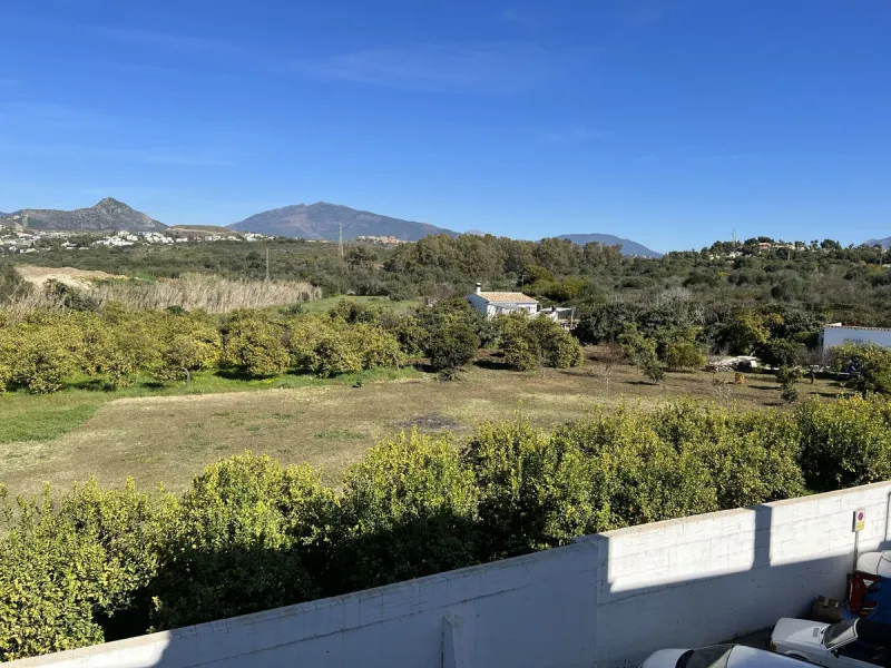 Commercial premises for sale - high visibility location in commercial centre located close to El Paraiso / Benavista / Bel Air / Cancelada.