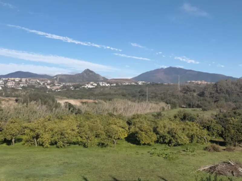 Commercial premises for sale - high visibility location in commercial centre located close to El Paraiso / Benavista / Bel Air / Cancelada.