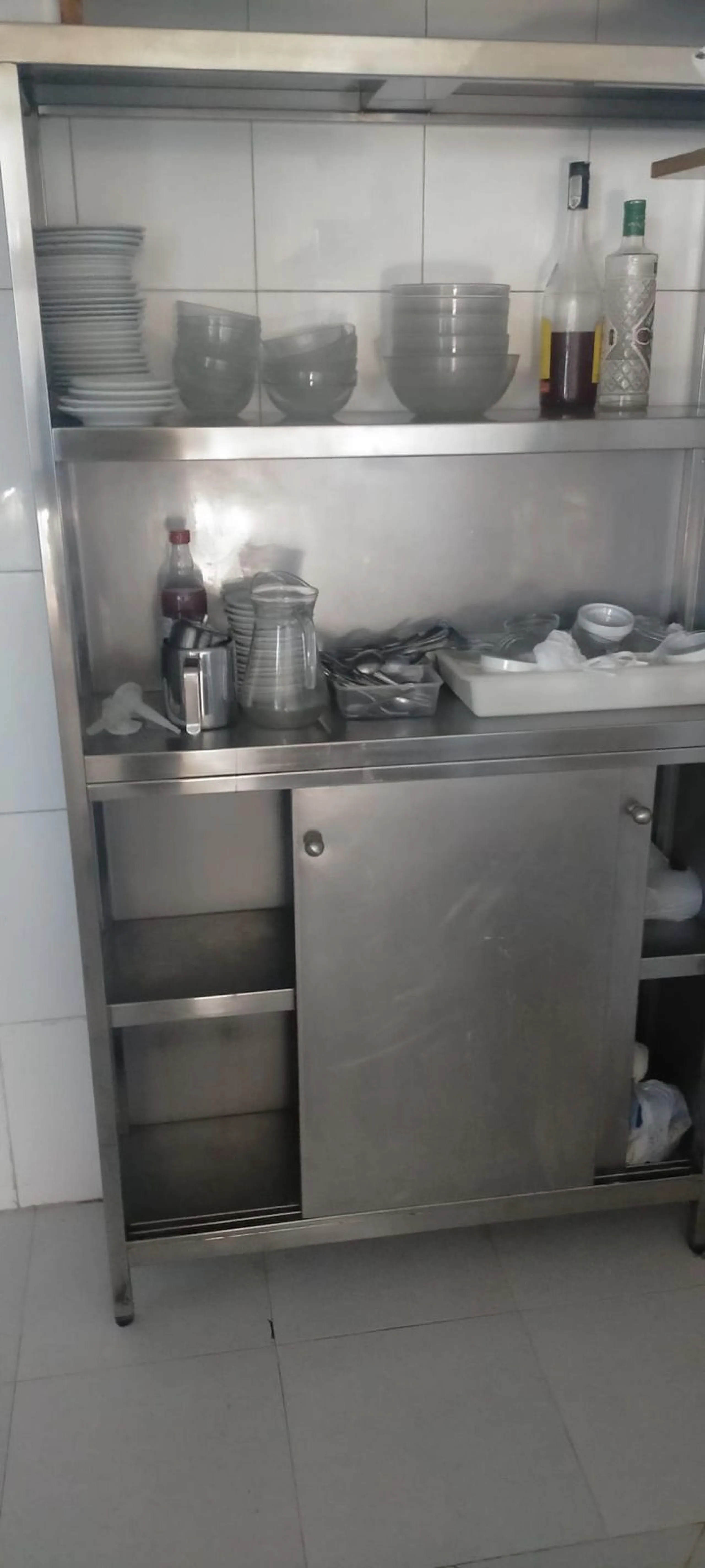 Commercial premises for sale - high visibility location in commercial centre located close to El Paraiso / Benavista / Bel Air / Cancelada.