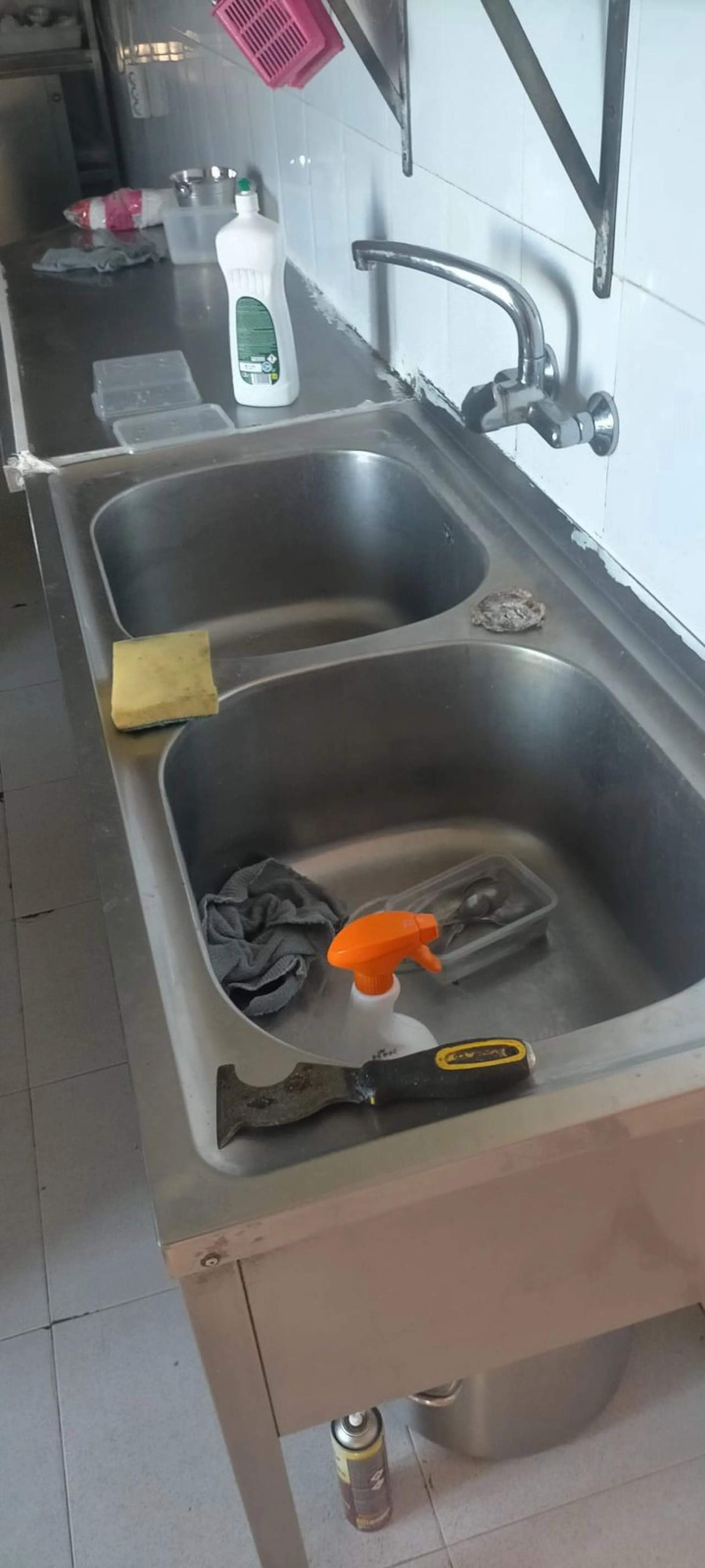 Commercial premises for sale - high visibility location in commercial centre located close to El Paraiso / Benavista / Bel Air / Cancelada.