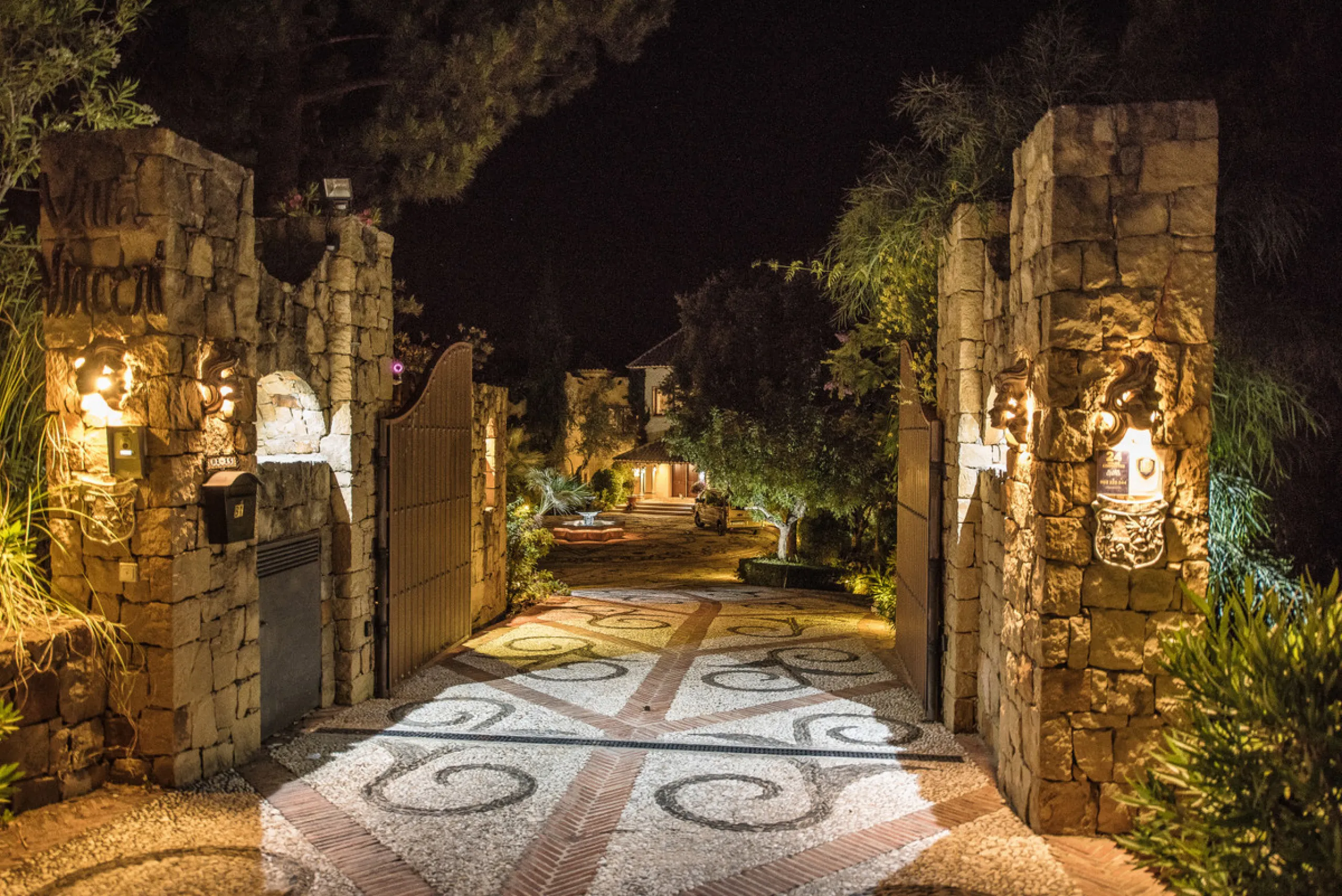 CHARMING AND LUXURIOUS HOLIDAY DOMICILE IN MARBELLA