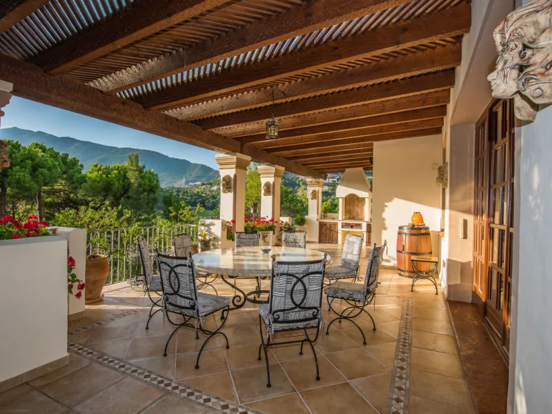 CHARMING AND LUXURIOUS HOLIDAY DOMICILE IN MARBELLA