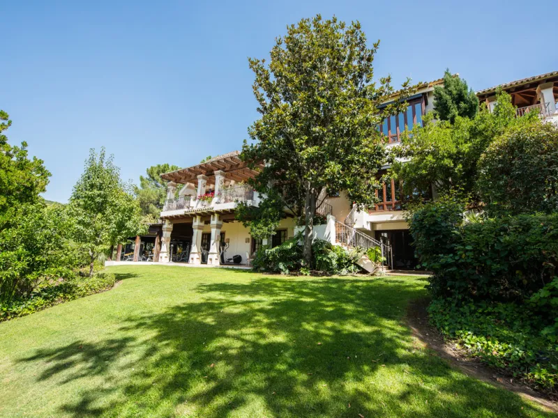 CHARMING AND LUXURIOUS HOLIDAY DOMICILE IN MARBELLA