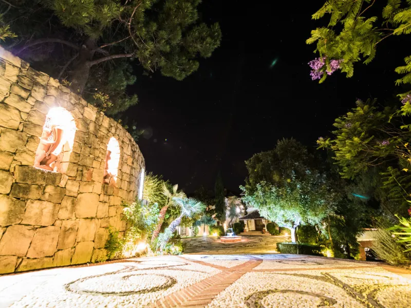 CHARMING AND LUXURIOUS HOLIDAY DOMICILE IN MARBELLA