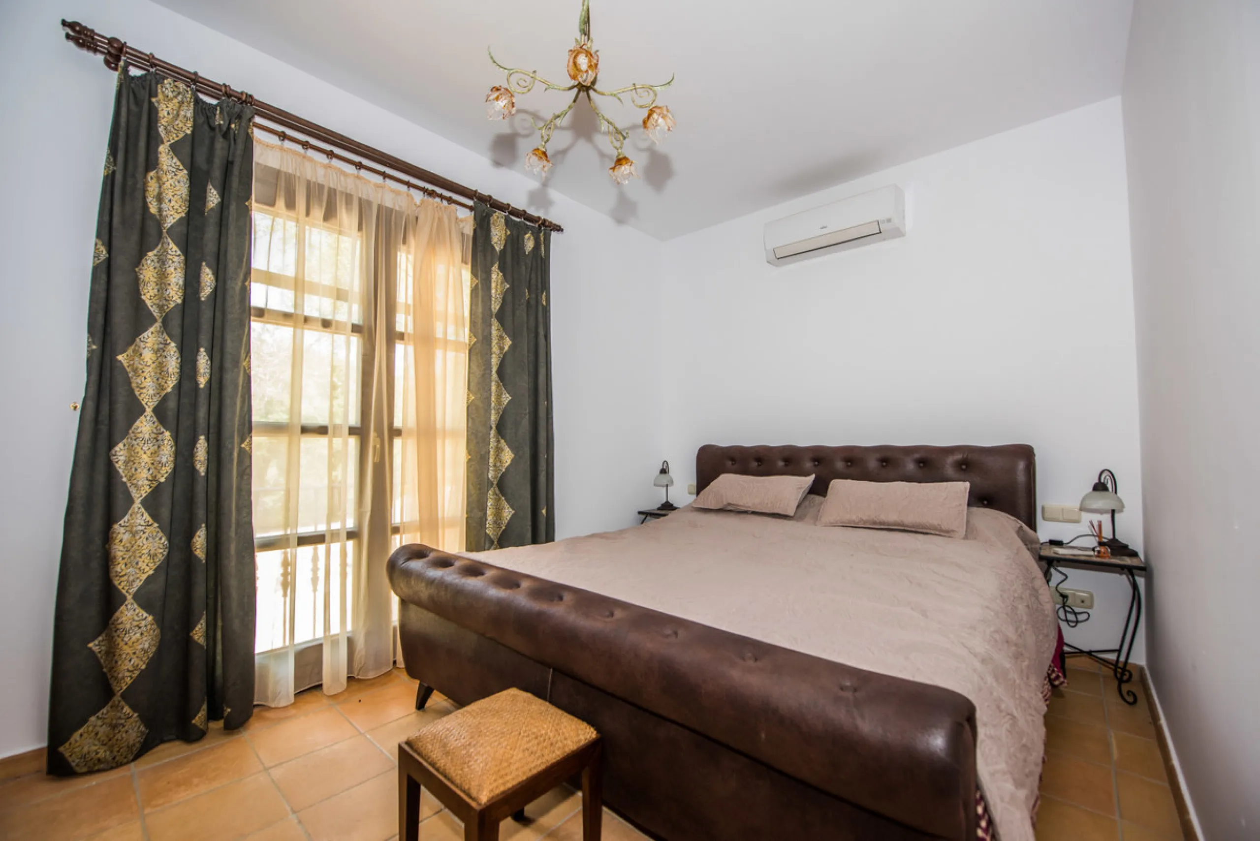 CHARMING AND LUXURIOUS HOLIDAY DOMICILE IN MARBELLA