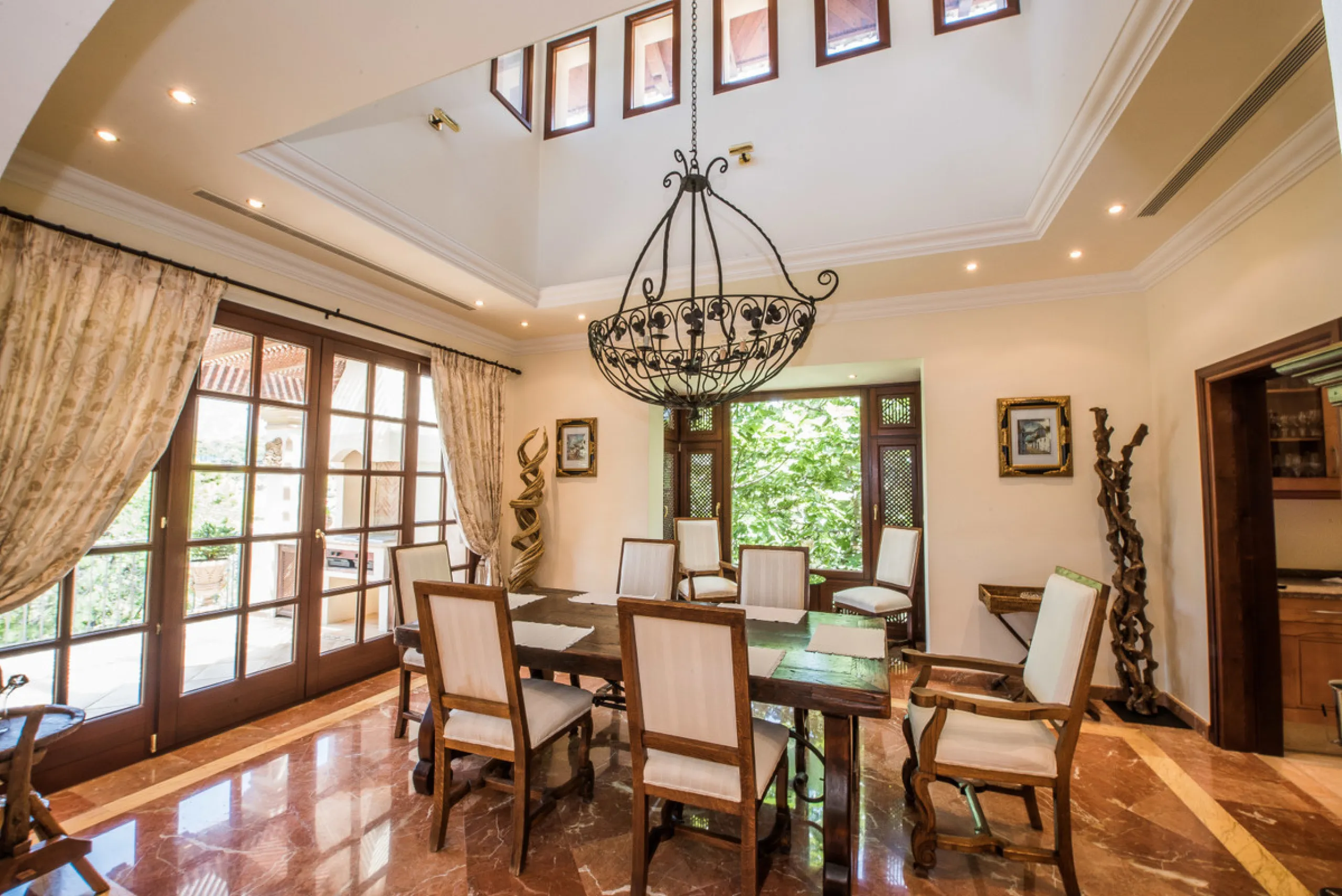 CHARMING AND LUXURIOUS HOLIDAY DOMICILE IN MARBELLA