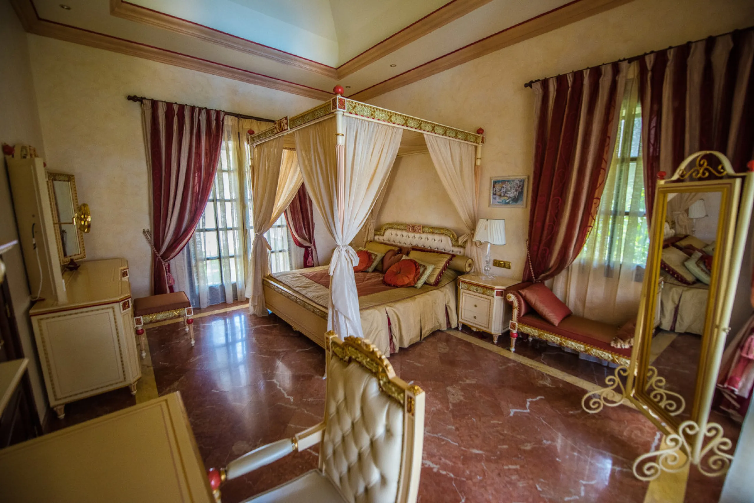 CHARMING AND LUXURIOUS HOLIDAY DOMICILE IN MARBELLA