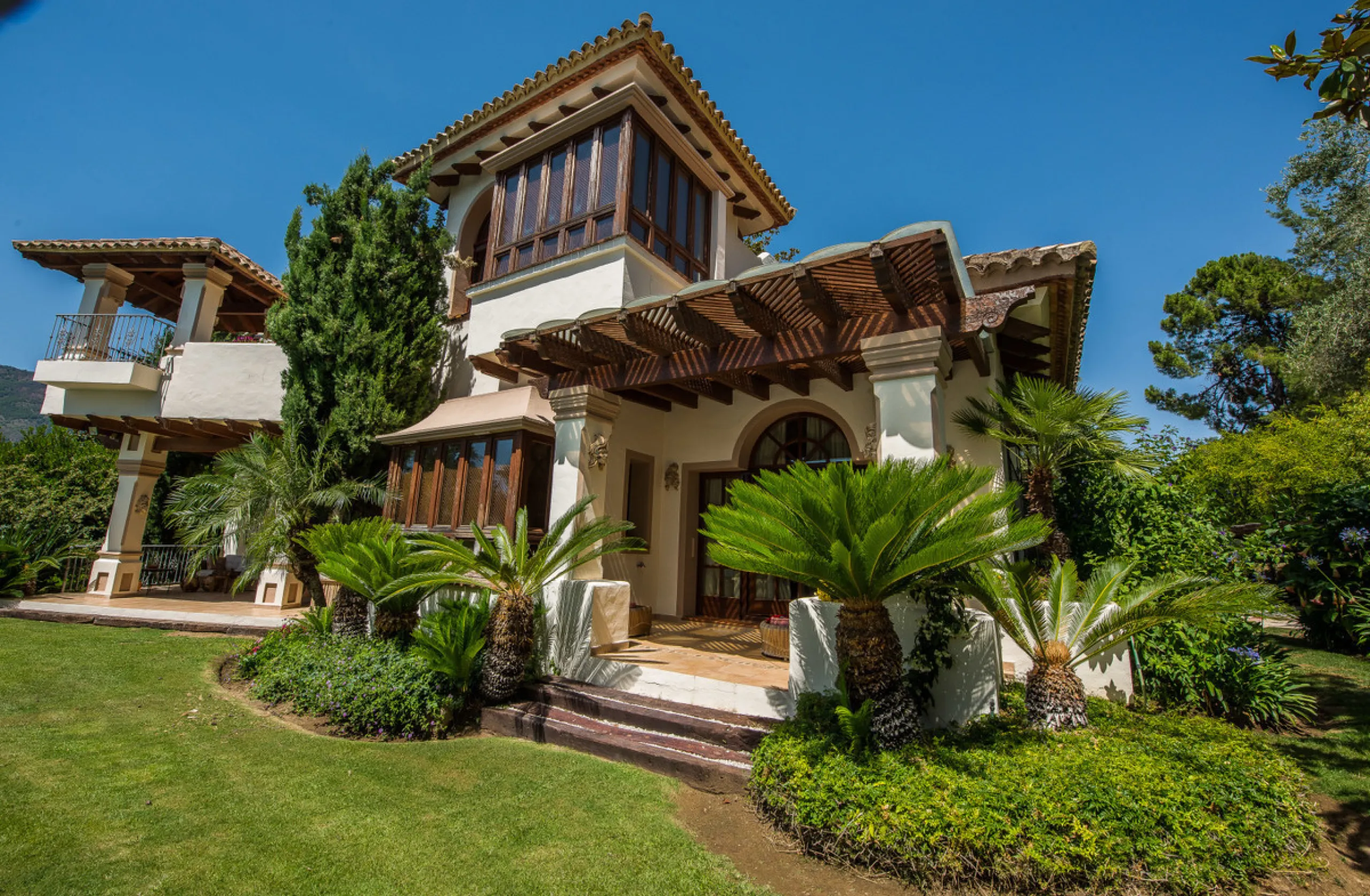 CHARMING AND LUXURIOUS HOLIDAY DOMICILE IN MARBELLA