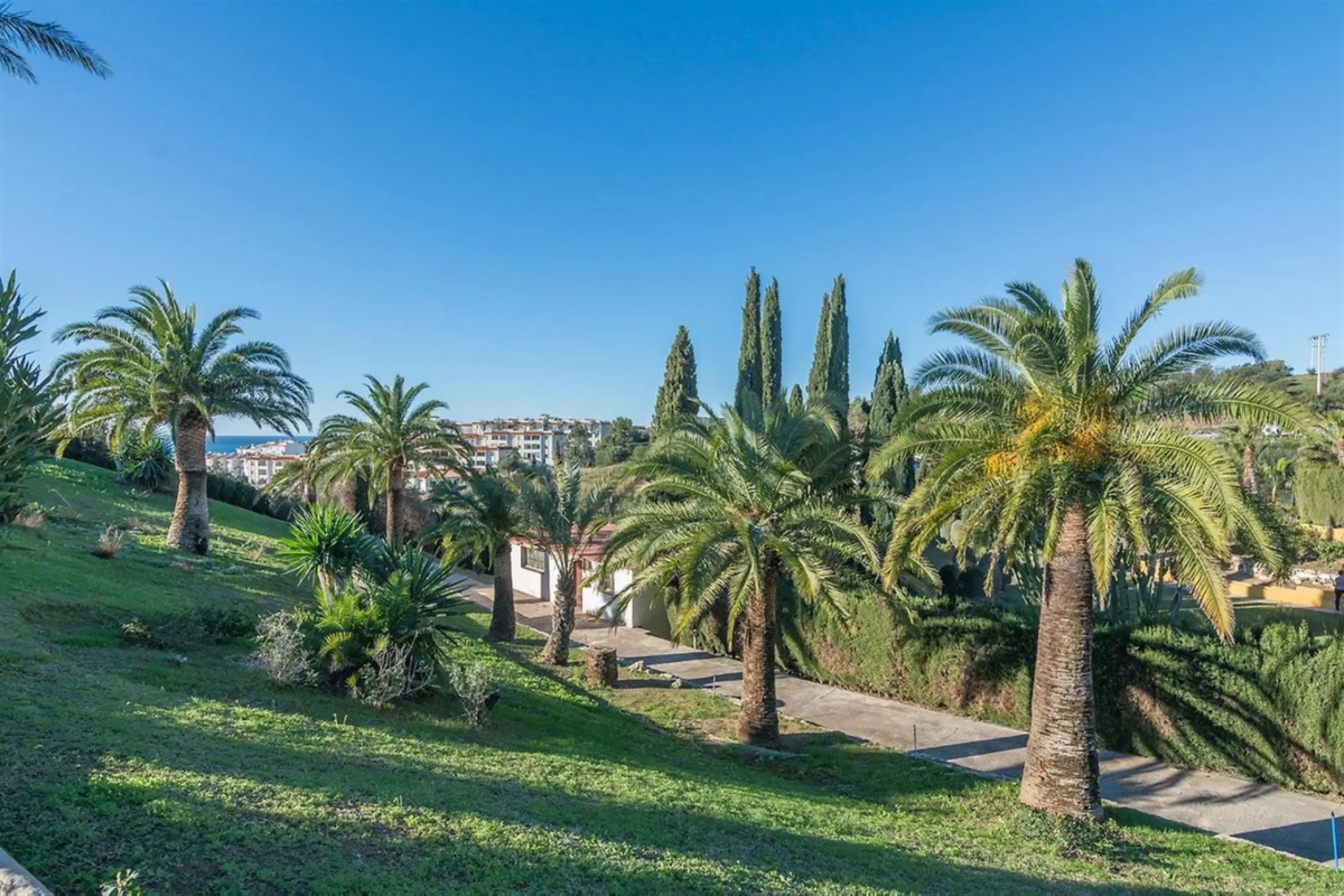WE PRESENT THE UNIQUE VILLA JAZMIN, WITH ITS EXCELLENT LOCATION AND THE BEST VIEWS