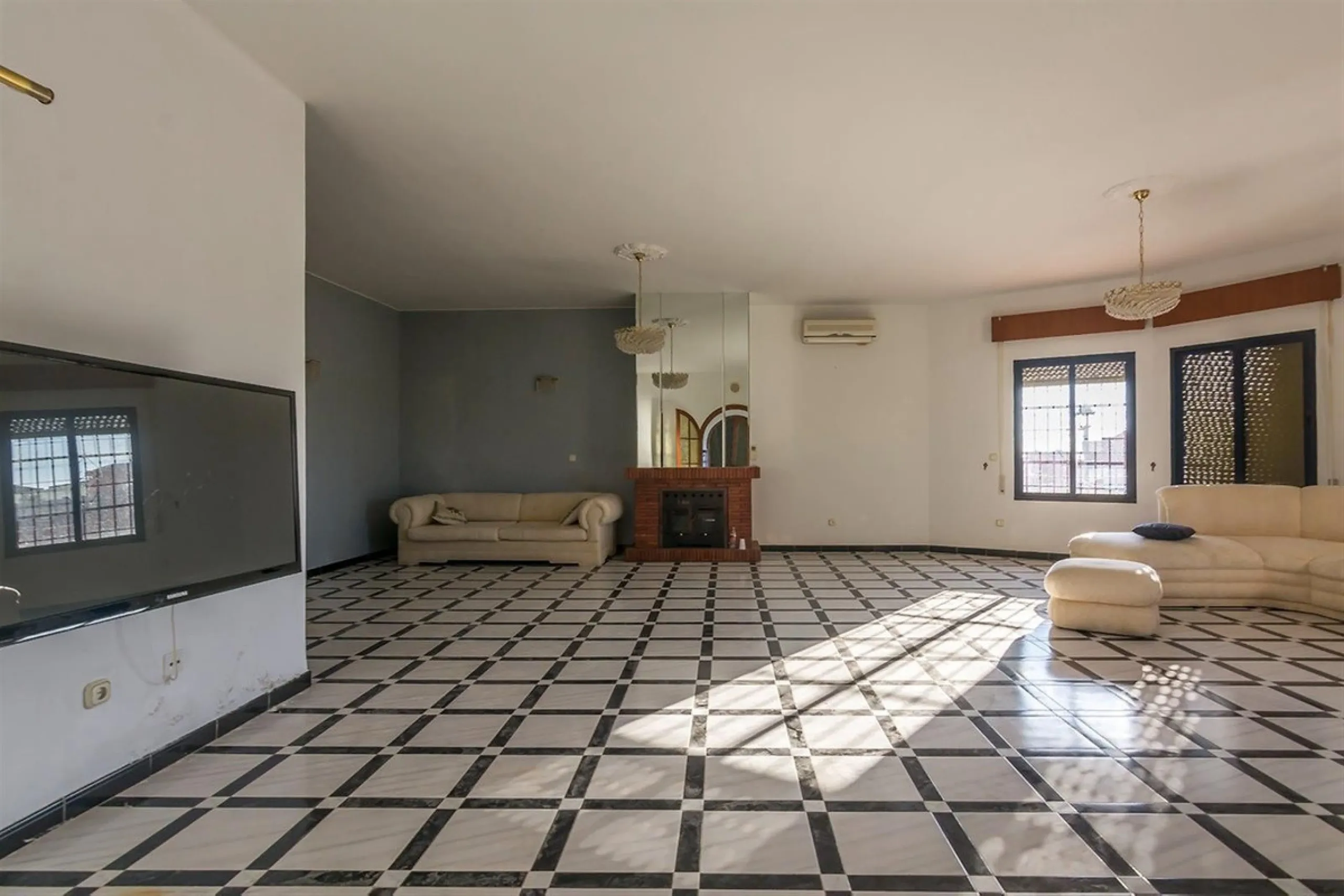 WE PRESENT THE UNIQUE VILLA JAZMIN, WITH ITS EXCELLENT LOCATION AND THE BEST VIEWS