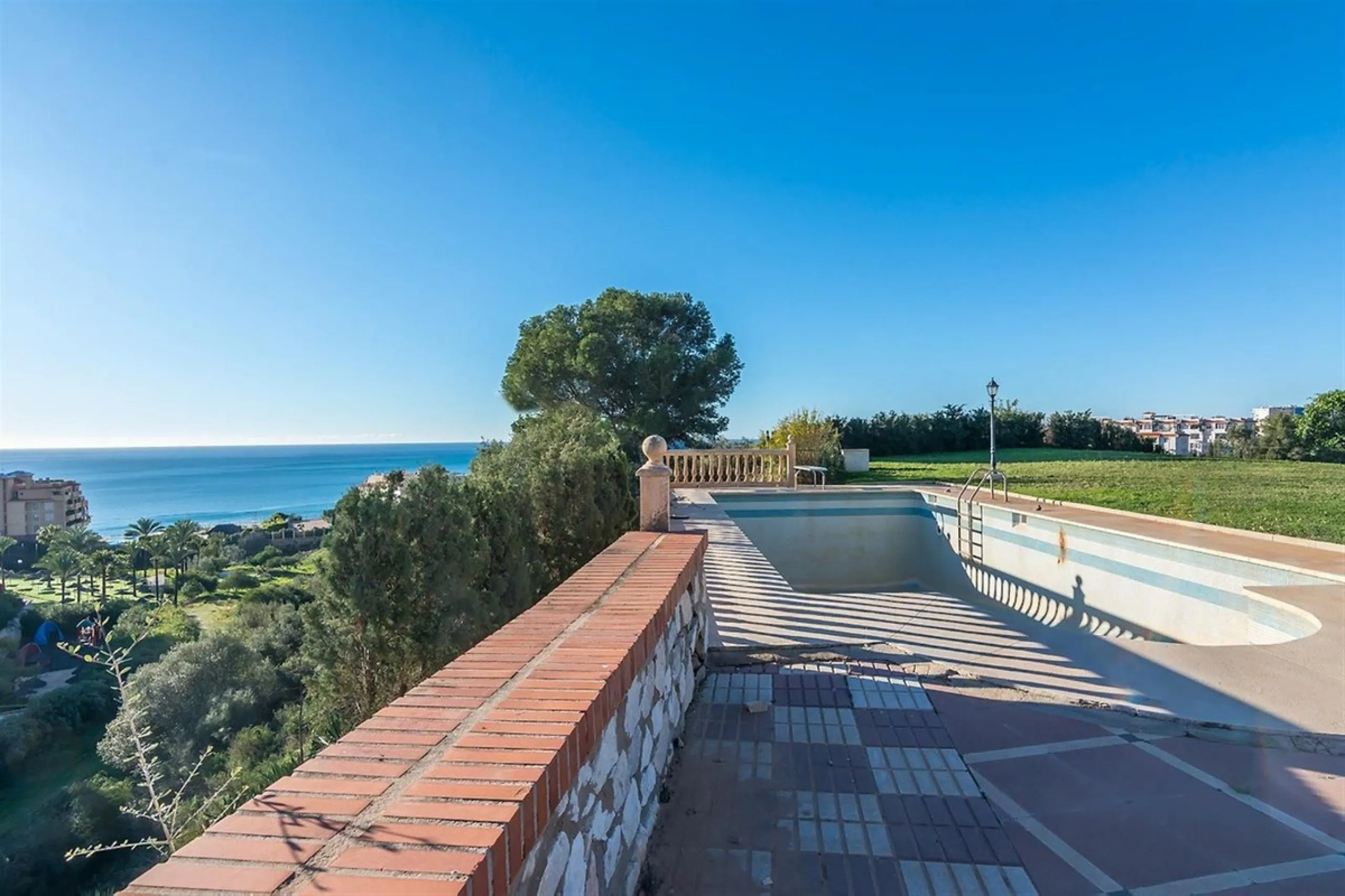 WE PRESENT THE UNIQUE VILLA JAZMIN, WITH ITS EXCELLENT LOCATION AND THE BEST VIEWS