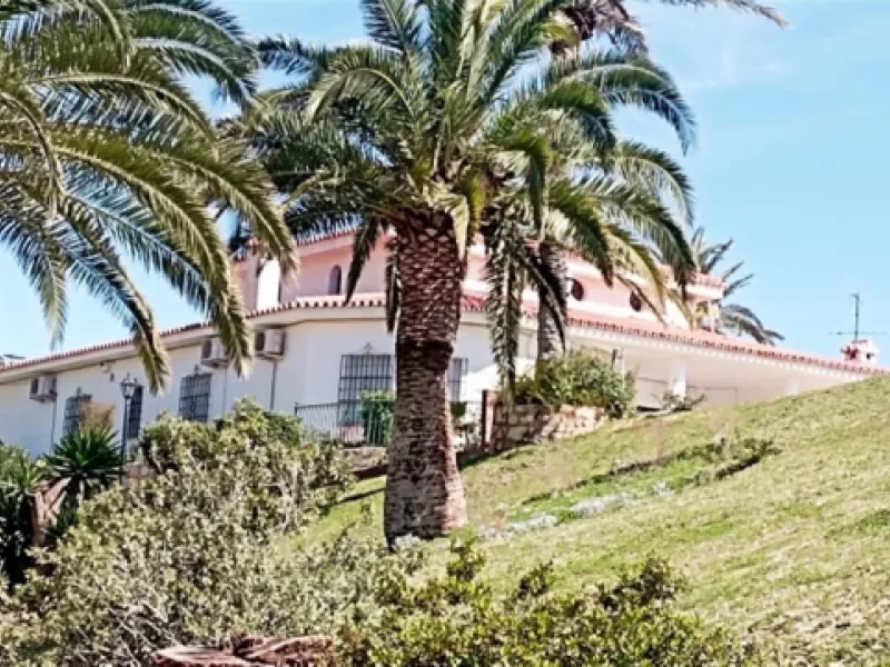 WE PRESENT THE UNIQUE VILLA JAZMIN, WITH ITS EXCELLENT LOCATION AND THE BEST VIEWS