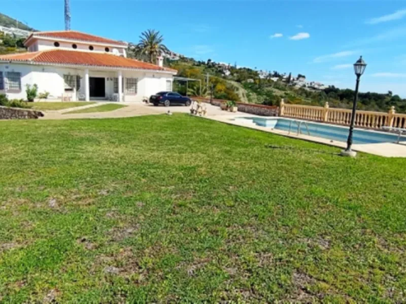 WE PRESENT THE UNIQUE VILLA JAZMIN, WITH ITS EXCELLENT LOCATION AND THE BEST VIEWS
