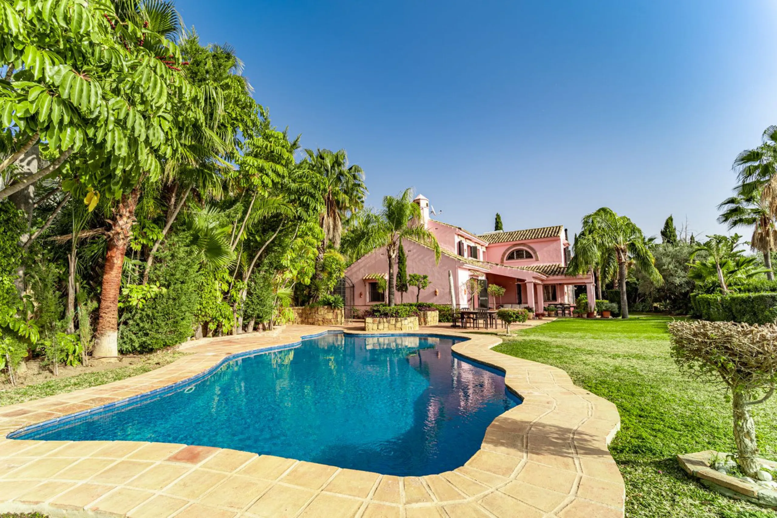 Grandeur and Stunning Andalusian PRIVATE Country House Designed by Renowned Architect Cesar De Leyva