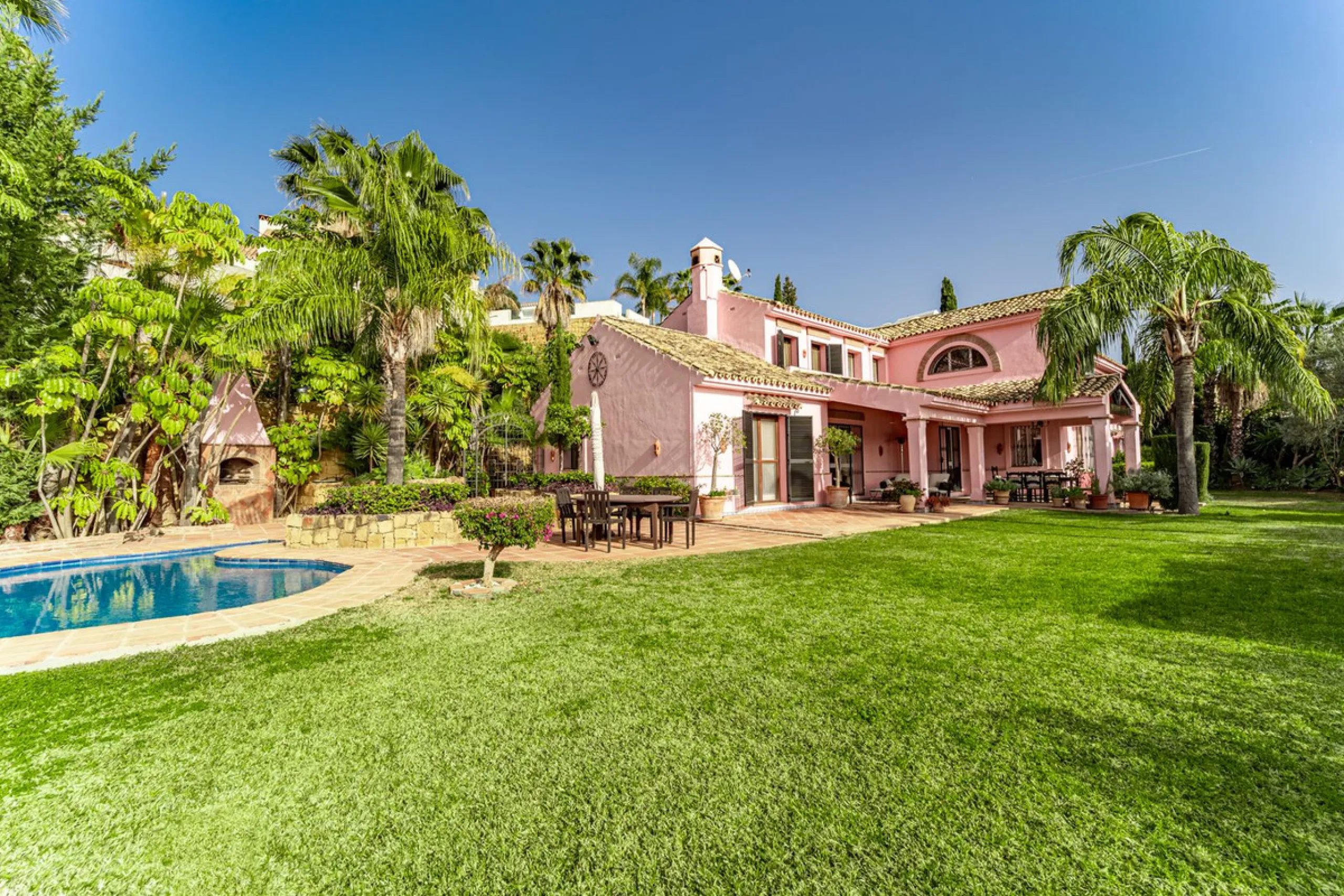Grandeur and Stunning Andalusian PRIVATE Country House Designed by Renowned Architect Cesar De Leyva