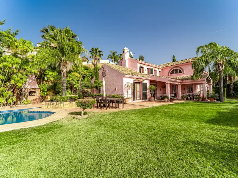 Grandeur and Stunning Andalusian PRIVATE Country House Designed by Renowned Architect Cesar De Leyva