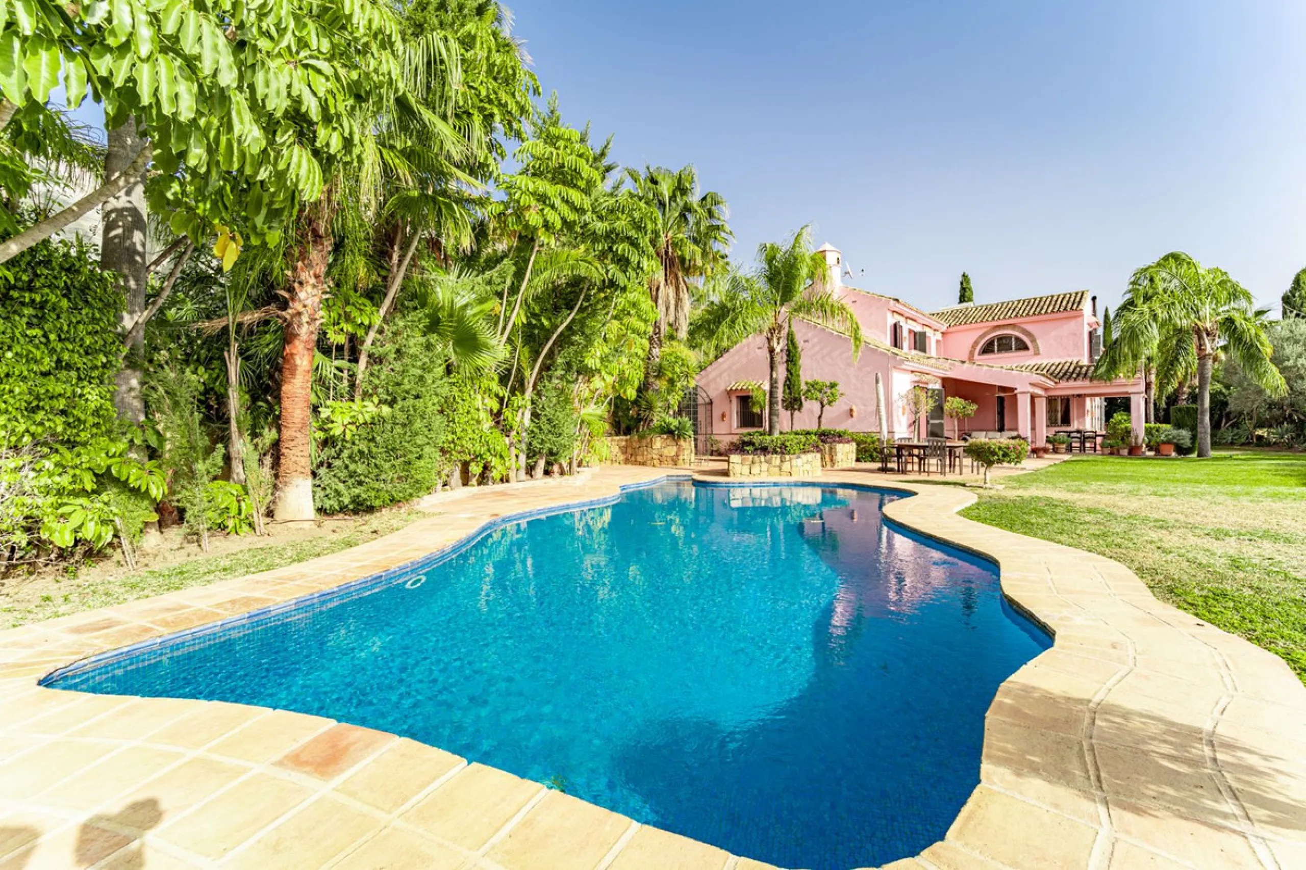 Grandeur and Stunning Andalusian PRIVATE Country House Designed by Renowned Architect Cesar De Leyva