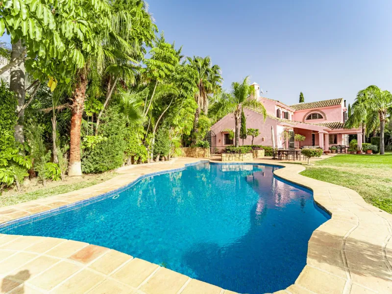 Grandeur and Stunning Andalusian PRIVATE Country House Designed by Renowned Architect Cesar De Leyva