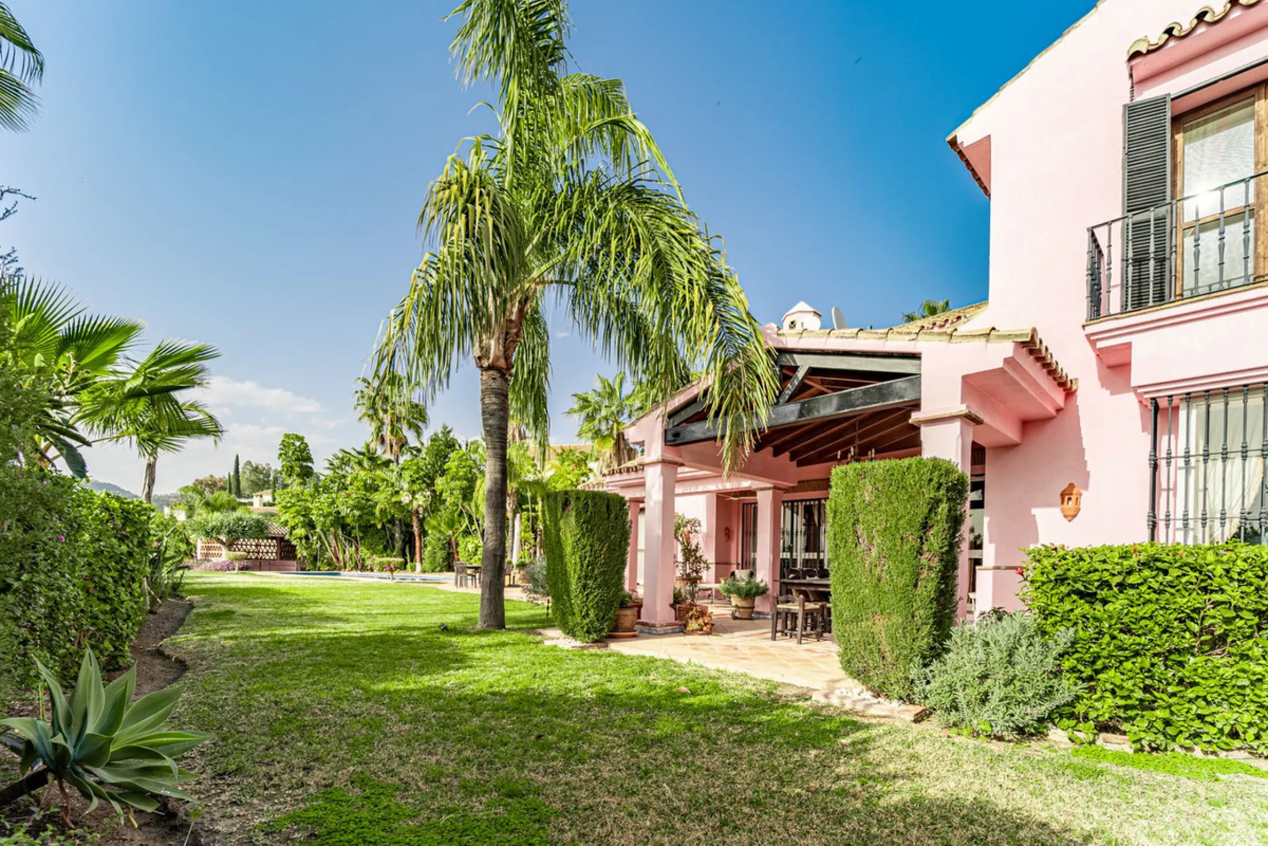 Grandeur and Stunning Andalusian PRIVATE Country House Designed by Renowned Architect Cesar De Leyva