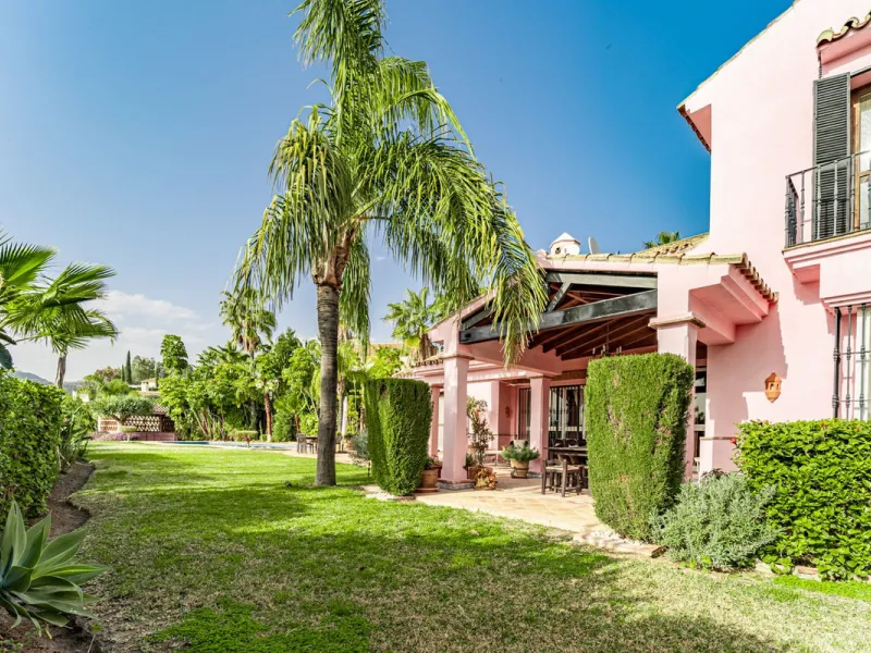 Grandeur and Stunning Andalusian PRIVATE Country House Designed by Renowned Architect Cesar De Leyva