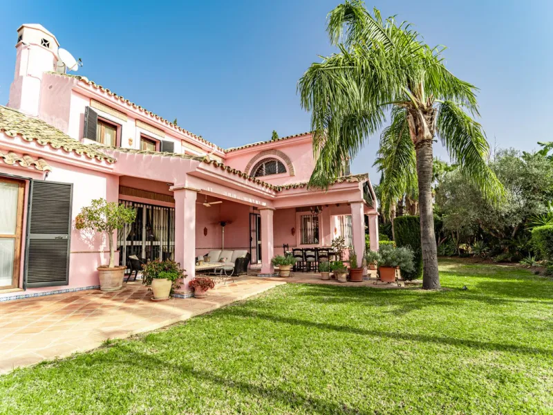 Grandeur and Stunning Andalusian PRIVATE Country House Designed by Renowned Architect Cesar De Leyva