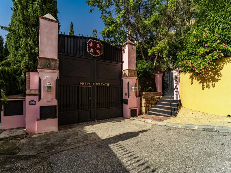 Grandeur and Stunning Andalusian PRIVATE Country House Designed by Renowned Architect Cesar De Leyva