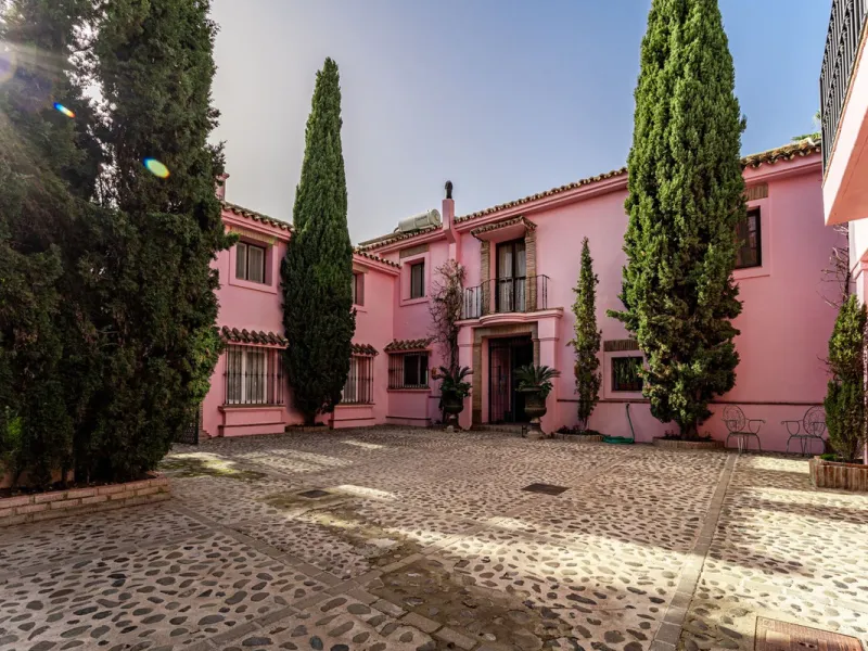 Grandeur and Stunning Andalusian PRIVATE Country House Designed by Renowned Architect Cesar De Leyva