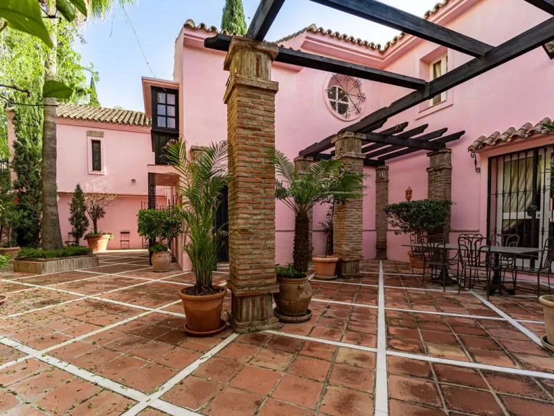 Grandeur and Stunning Andalusian PRIVATE Country House Designed by Renowned Architect Cesar De Leyva