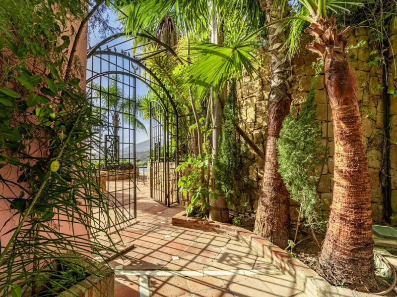 Grandeur and Stunning Andalusian PRIVATE Country House Designed by Renowned Architect Cesar De Leyva