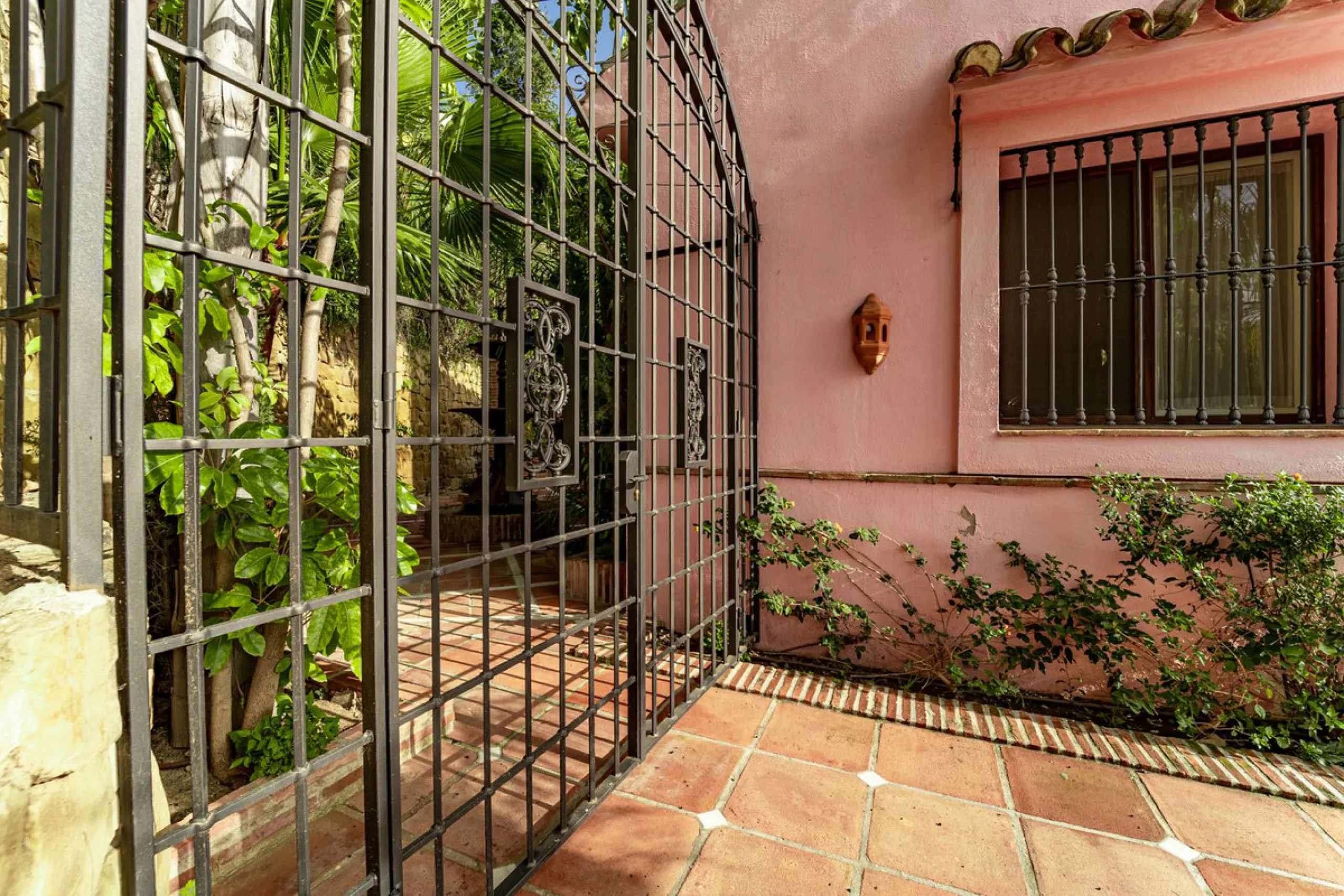 Grandeur and Stunning Andalusian PRIVATE Country House Designed by Renowned Architect Cesar De Leyva